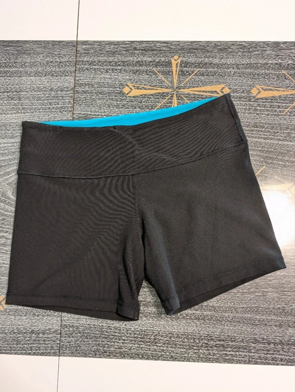 Lululemon Old School 5